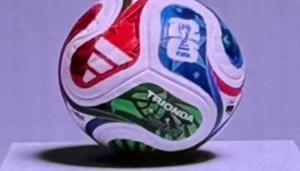 2026世界杯用球泄露：名称为“Trionda”，采用红色、绿色和蓝色