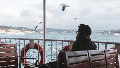 朱芳雨：越来越多中国球员冲击海外联赛，值得我们鼓掌点赞